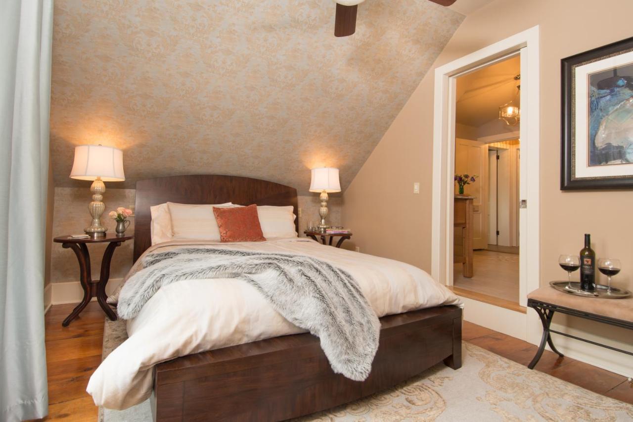 Gothic Eves Inn And Spa Bed And Breakfast Trumansburg Zewnętrze zdjęcie