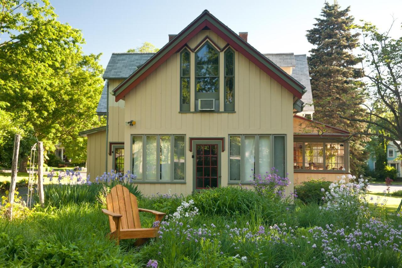 Gothic Eves Inn And Spa Bed And Breakfast Trumansburg Zewnętrze zdjęcie